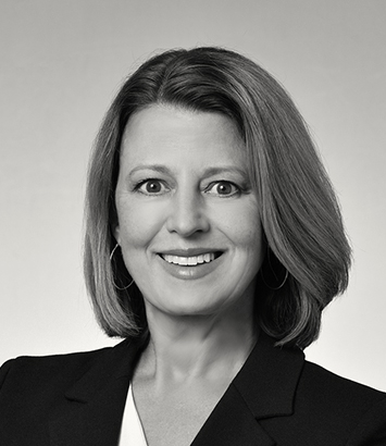 Lee Stautberg focuses her practice on corporate and transactional matters  and is located in Dinsmore's Cincinnati office.