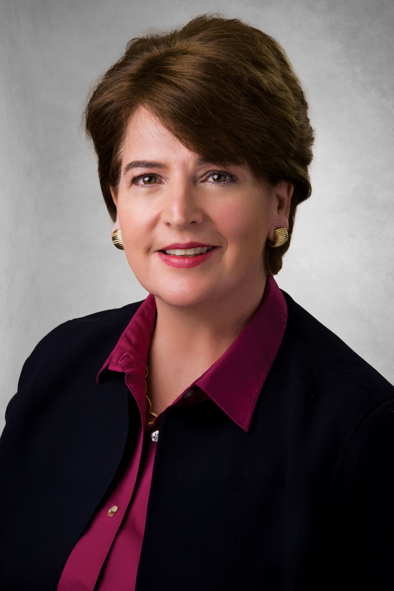 Mindy Barfield Headshot