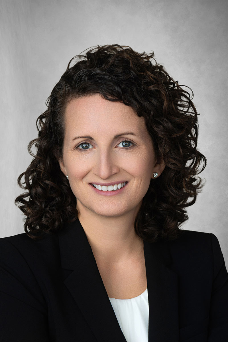 Lauren E. Dimmitt headshot