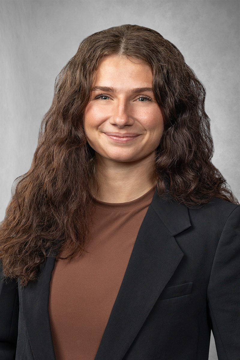Tara Basile Headshot
